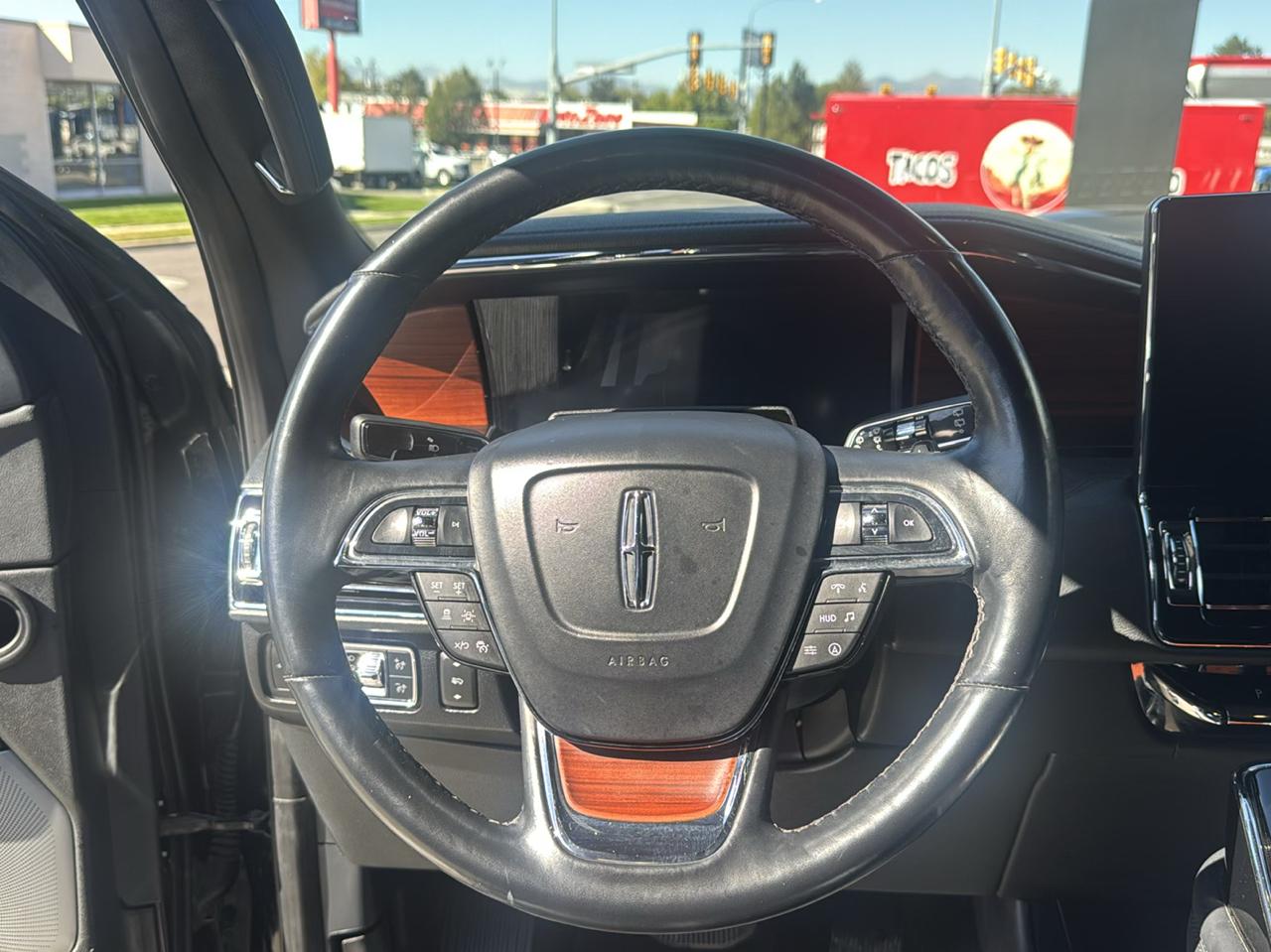 Lincoln Navigator L Reserve 4WD 2023
