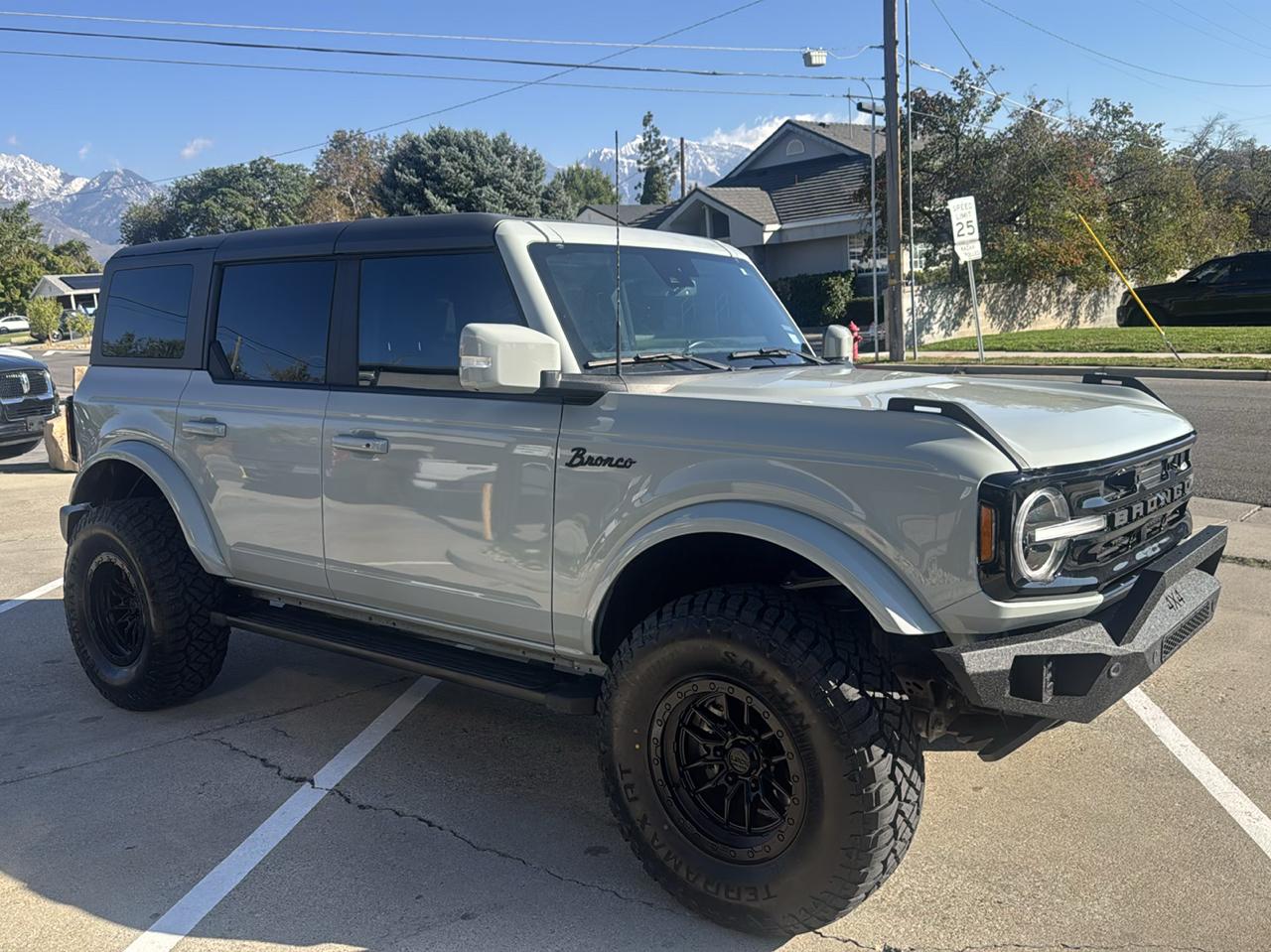 Ford Bronco Outer Banks 4-Door 2023
