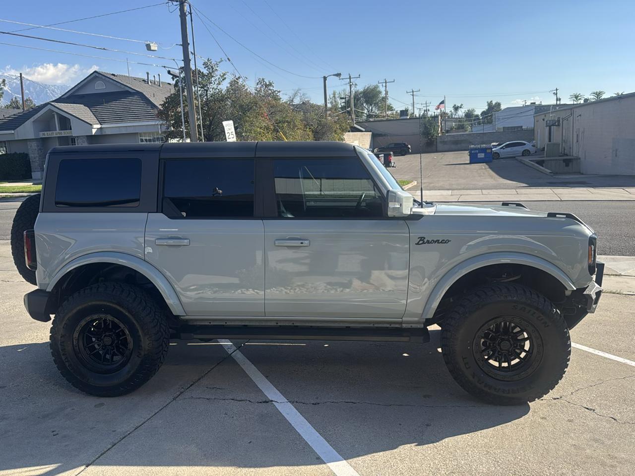 Ford Bronco Outer Banks 4-Door 2023