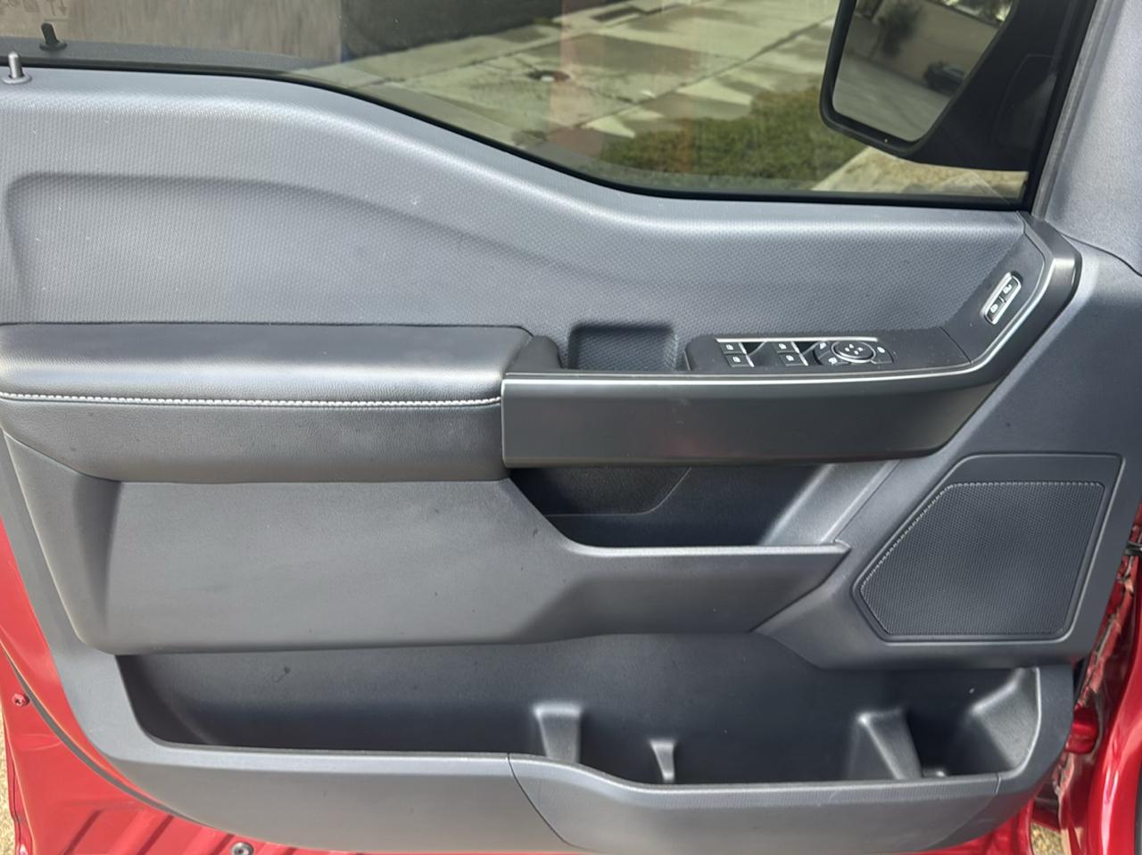 Ford F-150 STX SuperCrew 4WD 2024