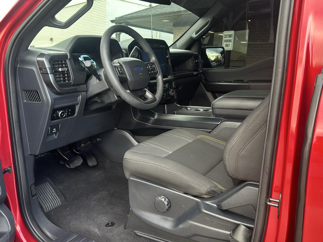 Ford F-150 STX SuperCrew 4WD 2024