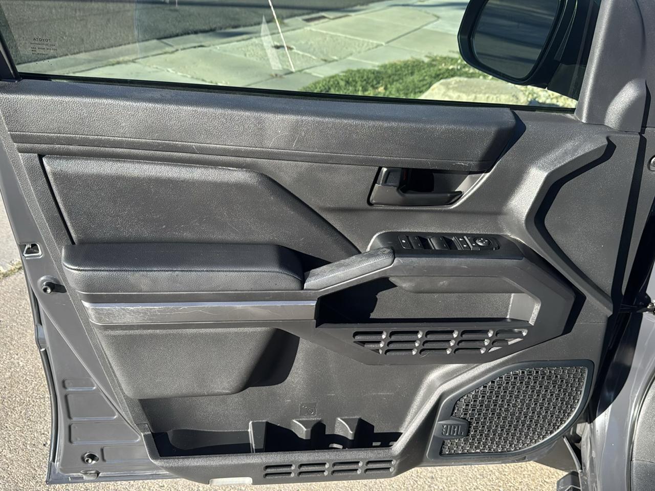 Toyota Tacoma photo 11