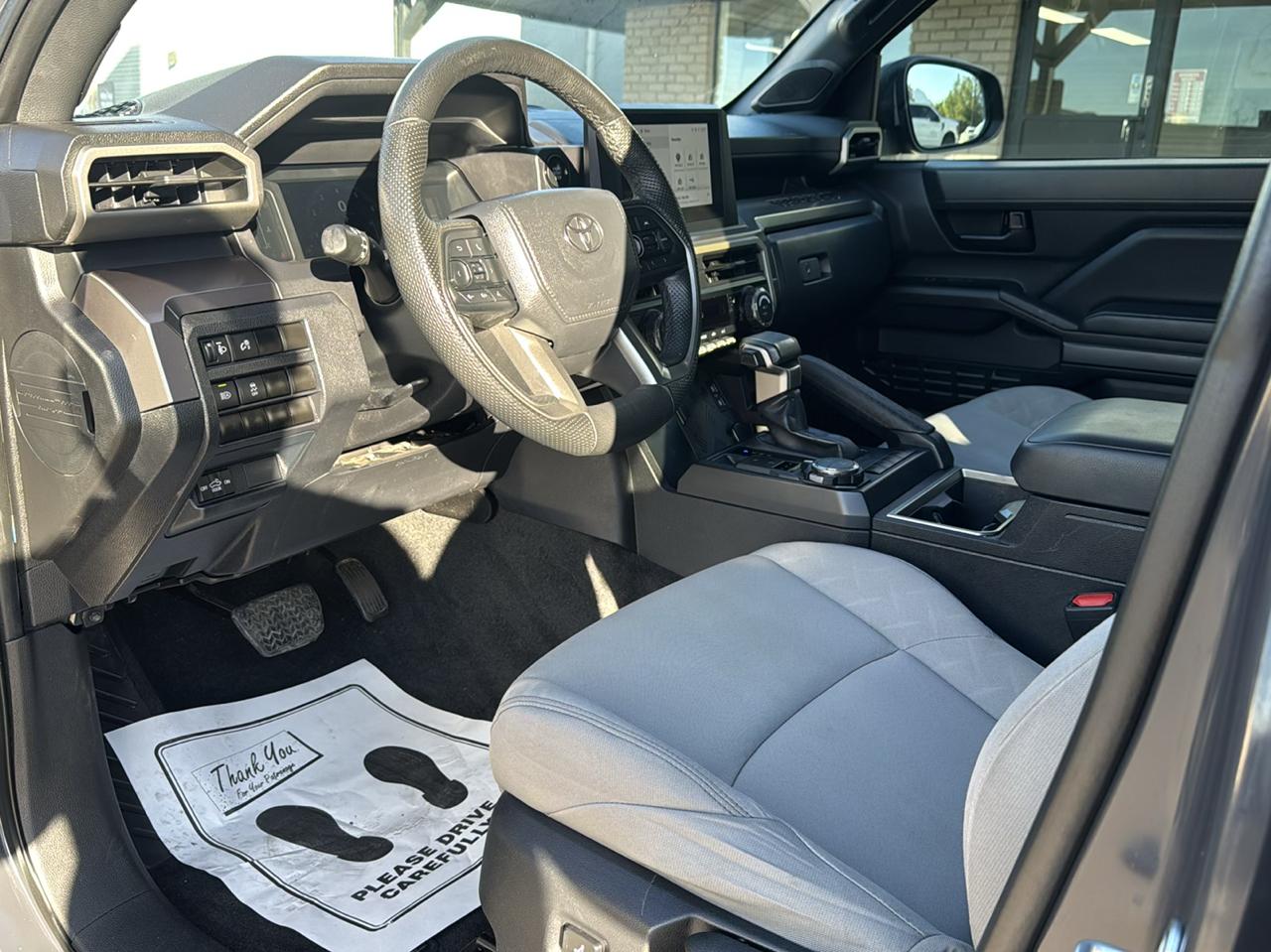 Toyota Tacoma photo 12