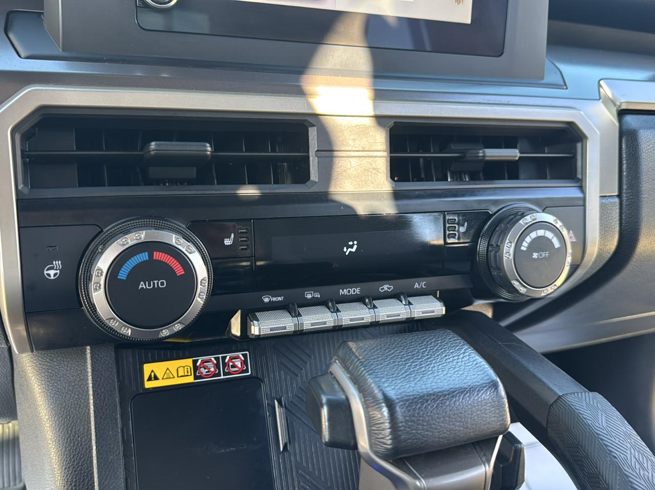 Toyota Tacoma photo 18