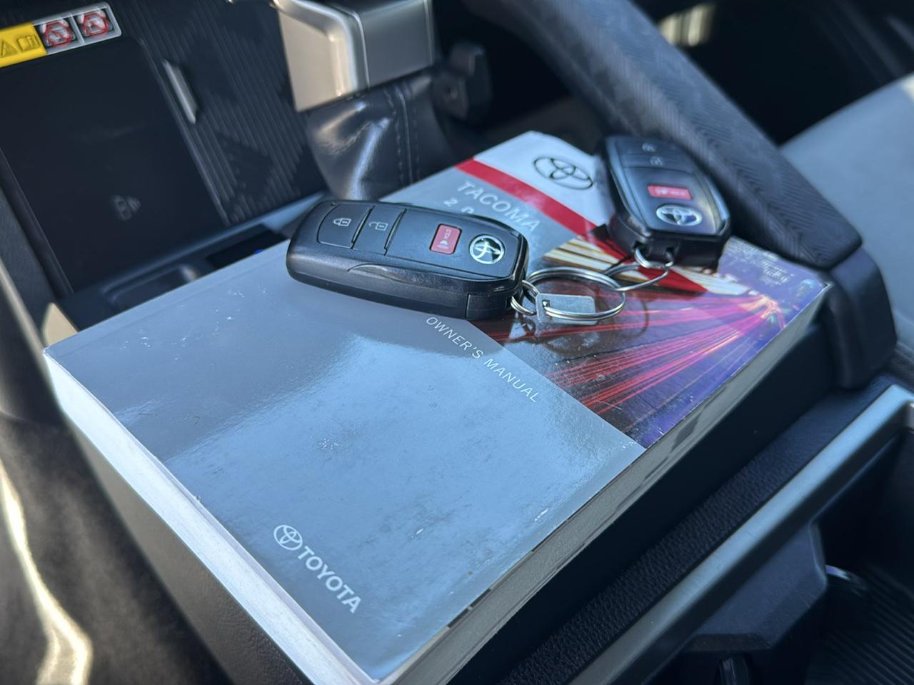 Toyota Tacoma photo 23