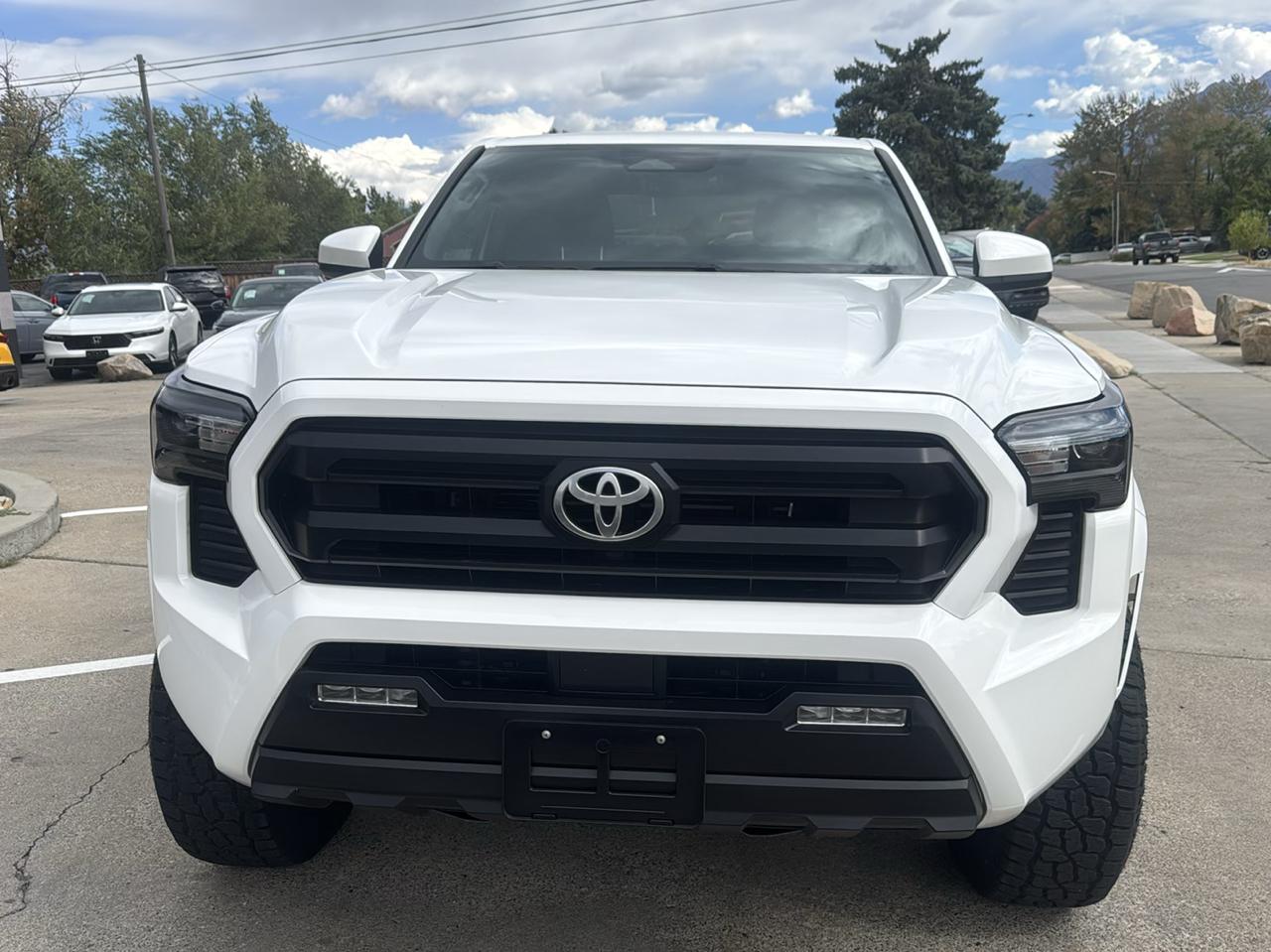 Toyota Tacoma photo 2