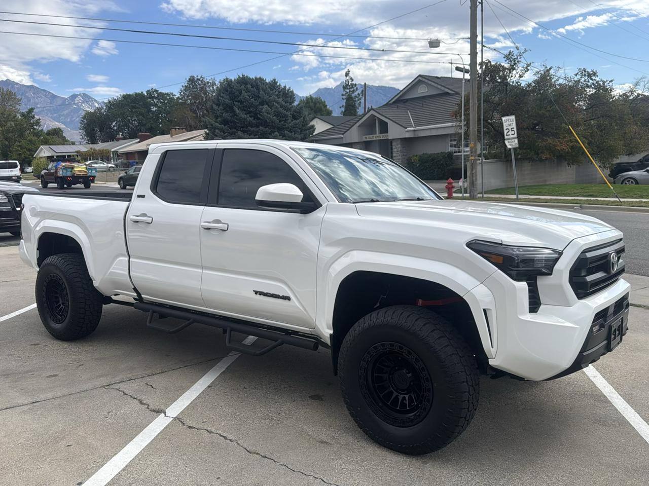 Toyota Tacoma photo 3