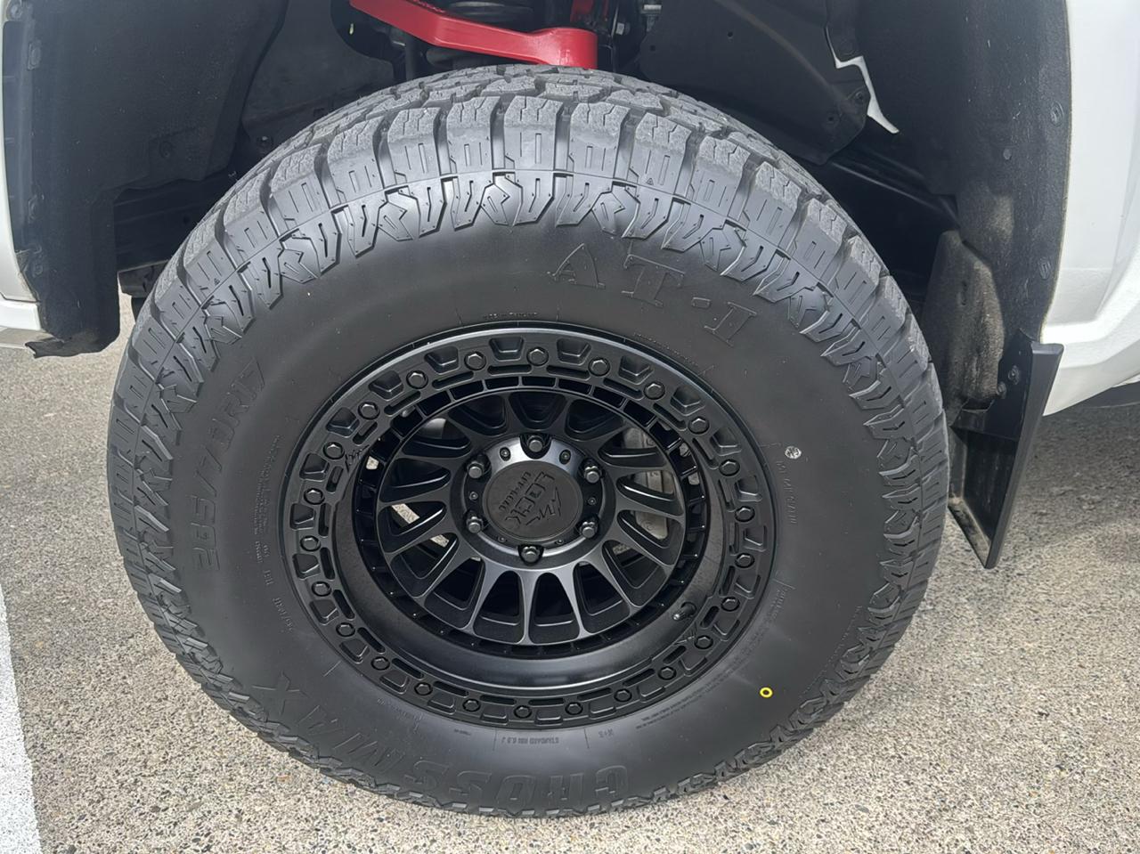 Toyota Tacoma photo 9