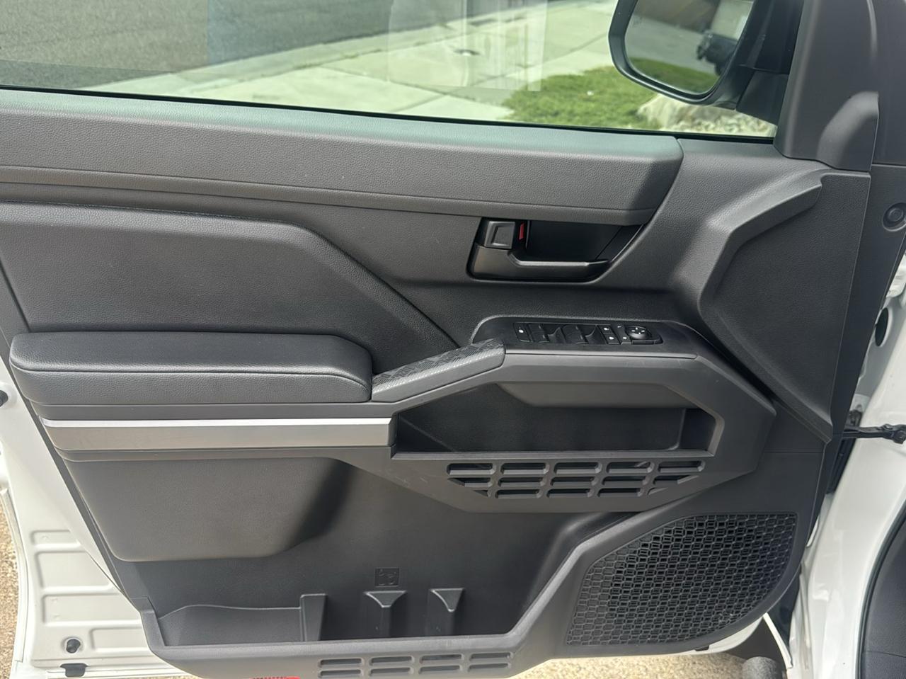 Toyota Tacoma photo 11