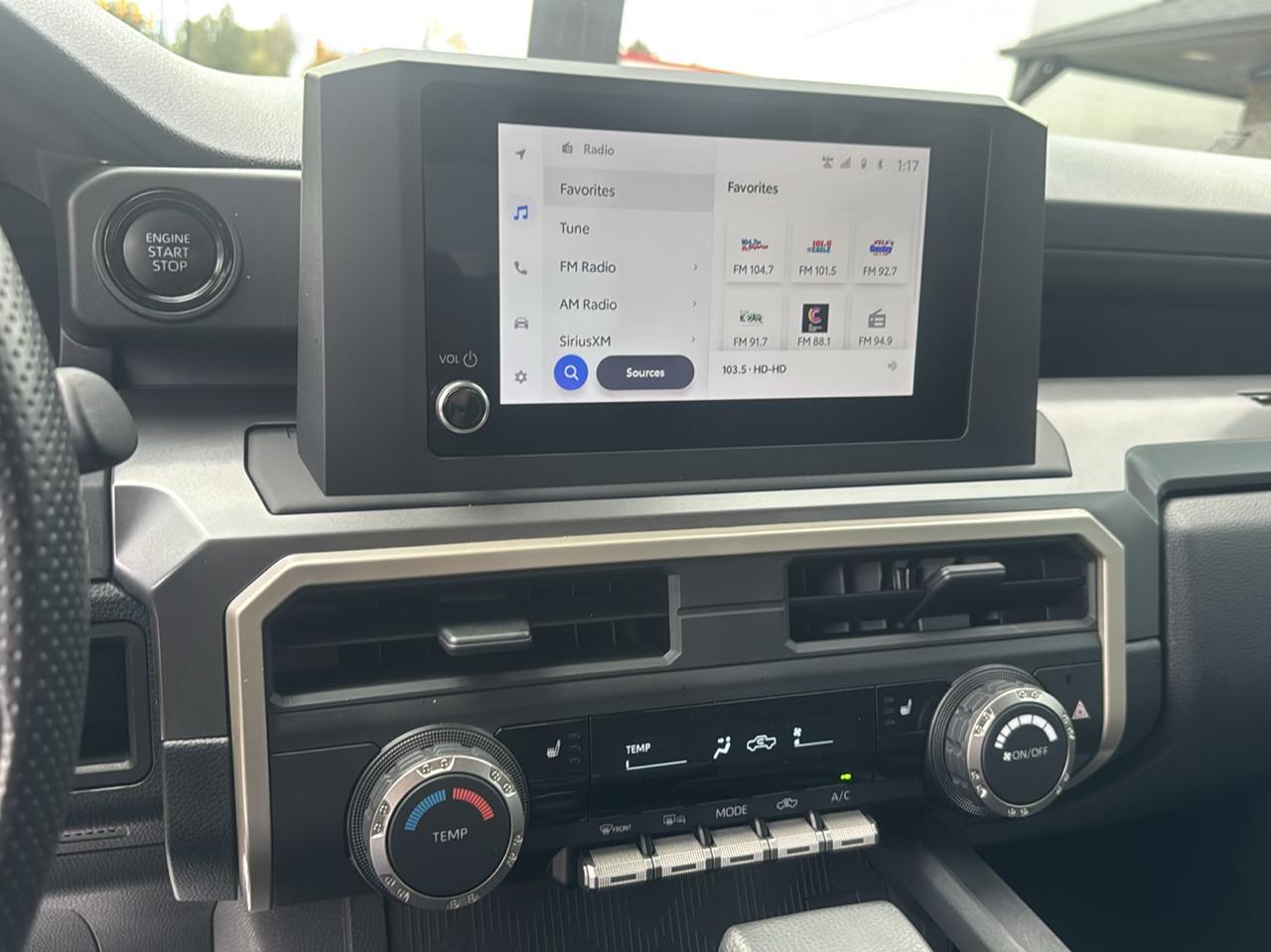 Toyota Tacoma photo 16