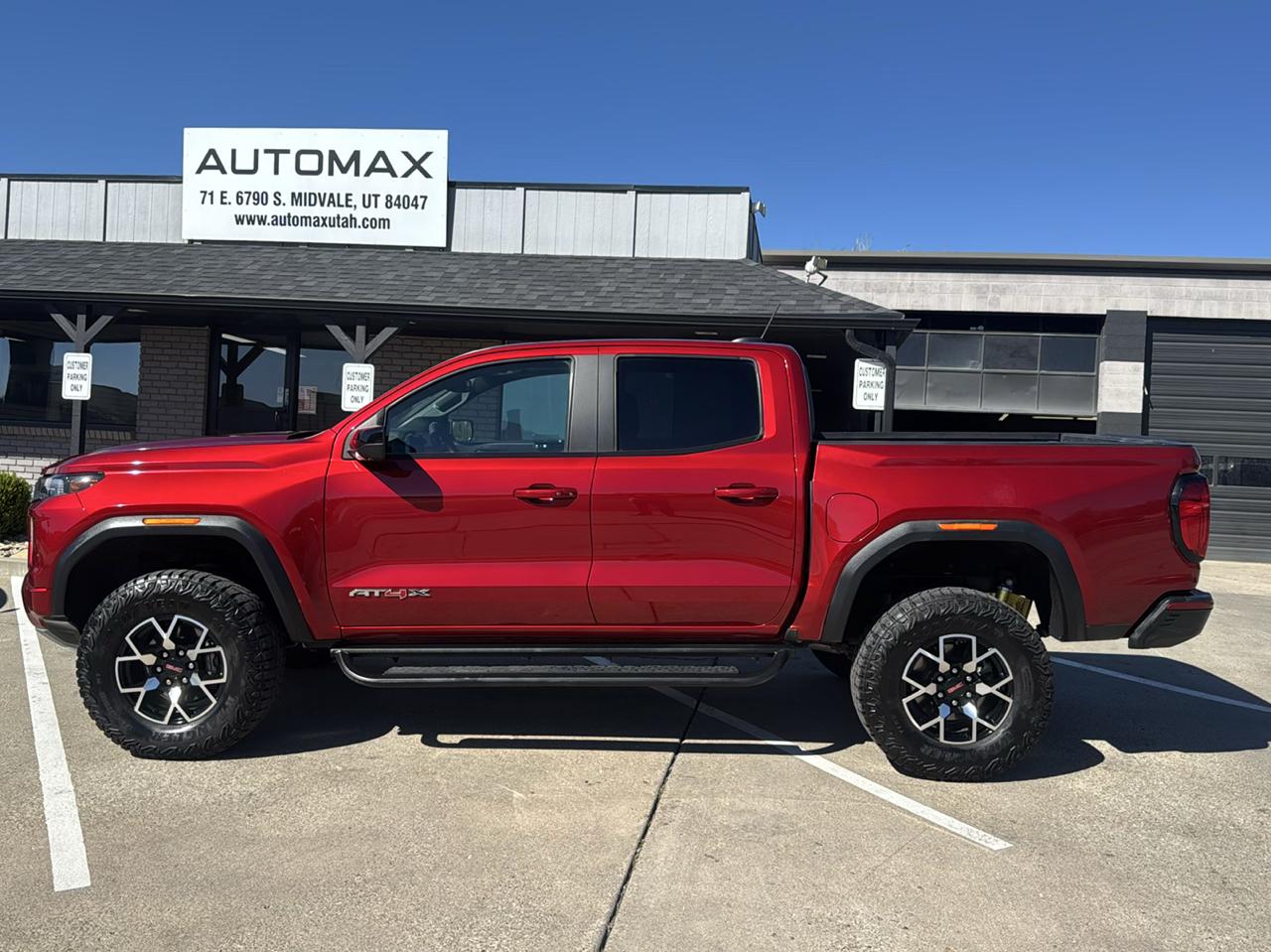 GMC Canyon photo 8