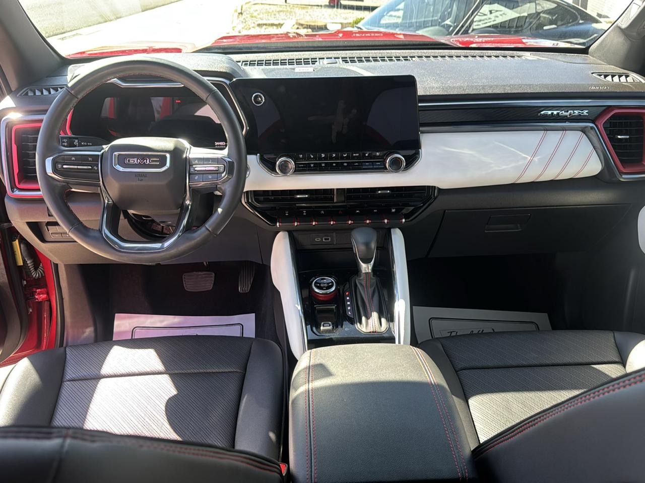 GMC Canyon photo 13