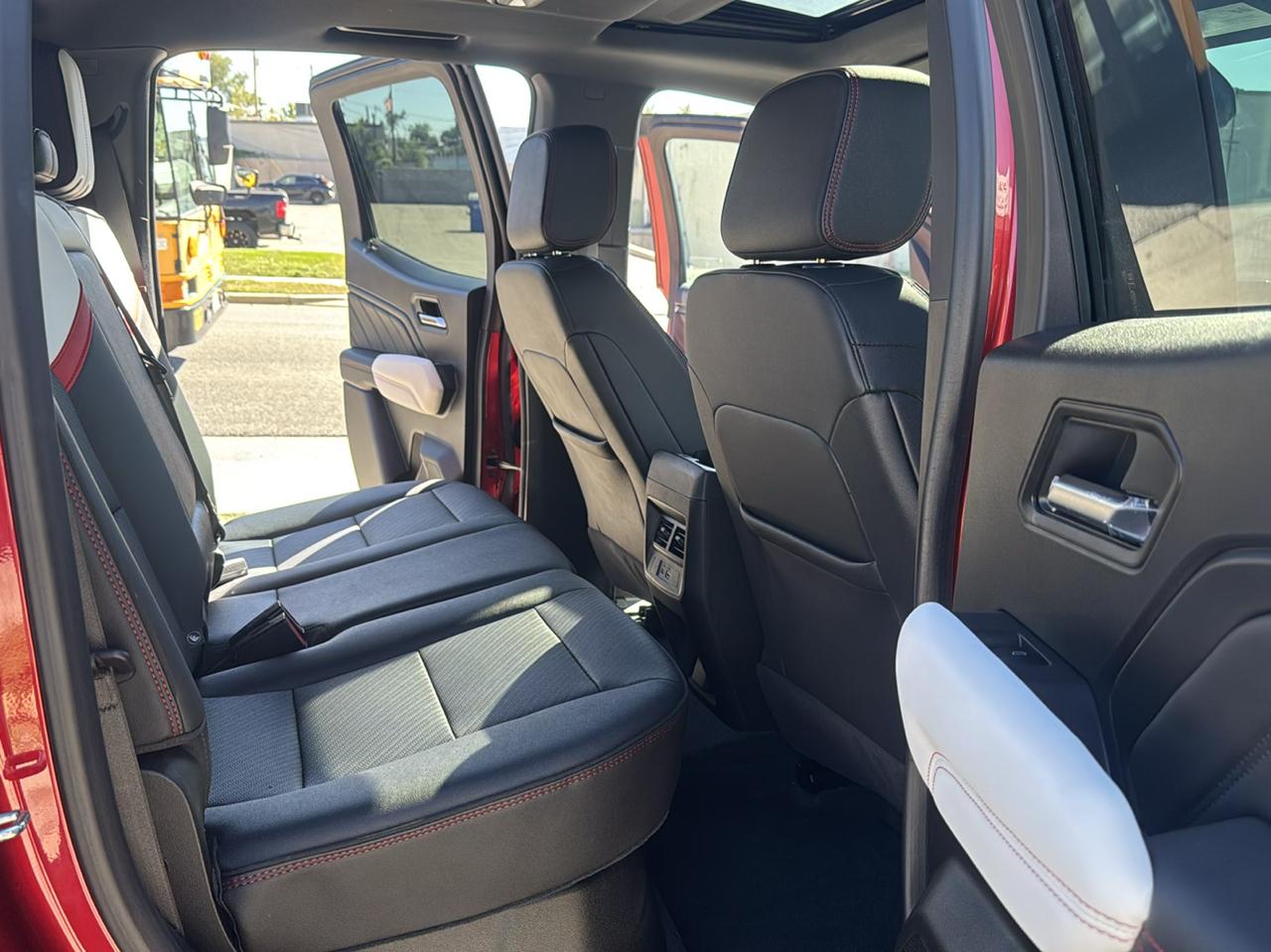 GMC Canyon photo 25