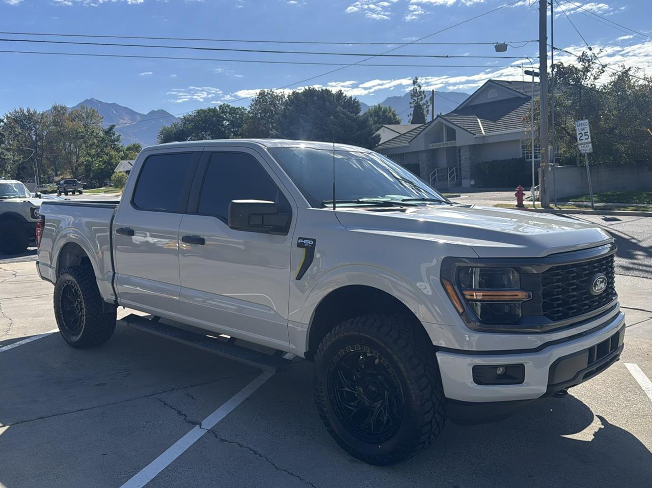 Ford F-150 STX SuperCrew 4WD 2024