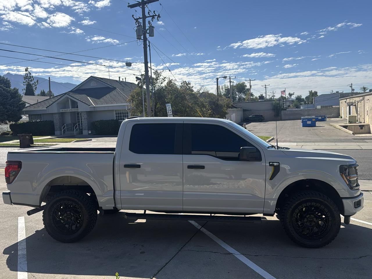 Ford F-150 STX SuperCrew 4WD 2024