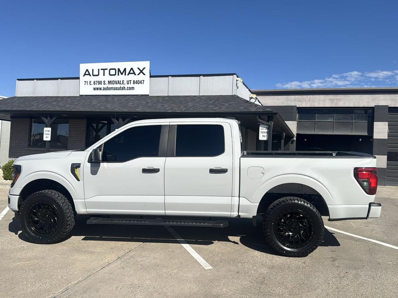 Ford F-150 STX SuperCrew 4WD 2024