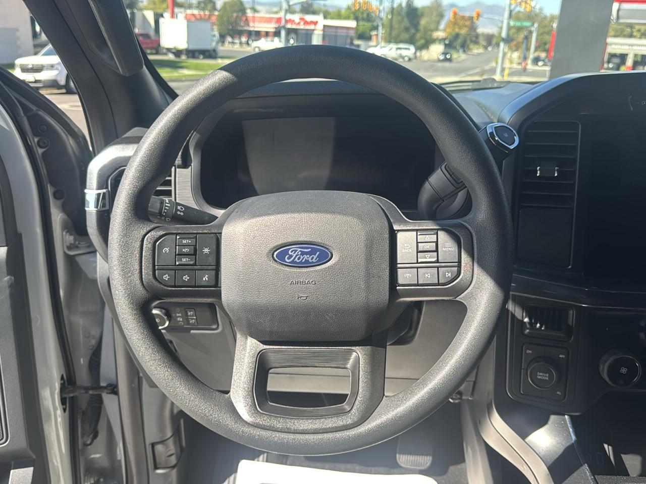 Ford F-150 STX SuperCrew 4WD 2024