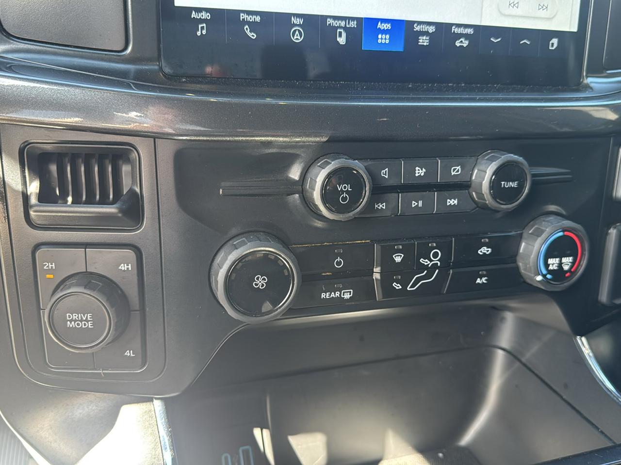Ford F-150 STX SuperCrew 4WD 2024