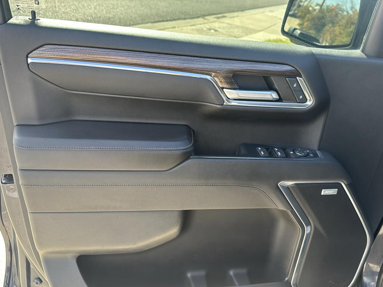 Chevrolet Silverado photo 11