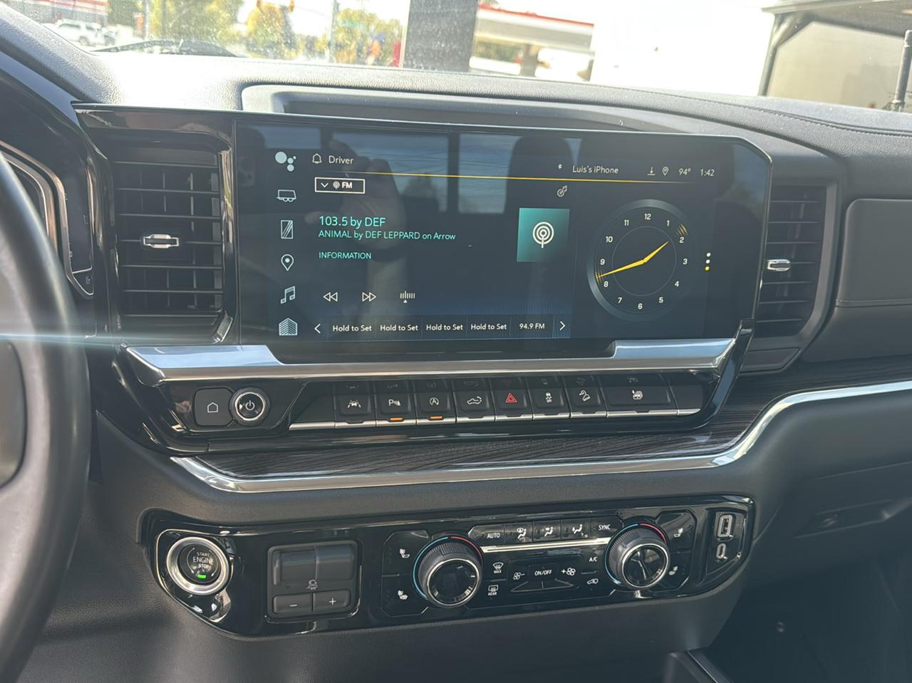 Chevrolet Silverado photo 17