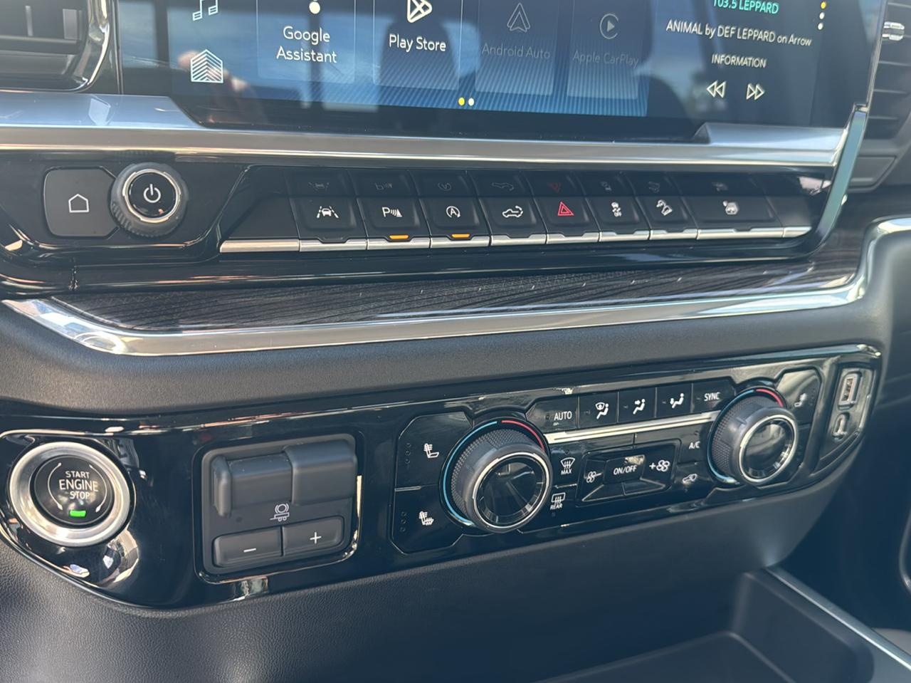 Chevrolet Silverado photo 20