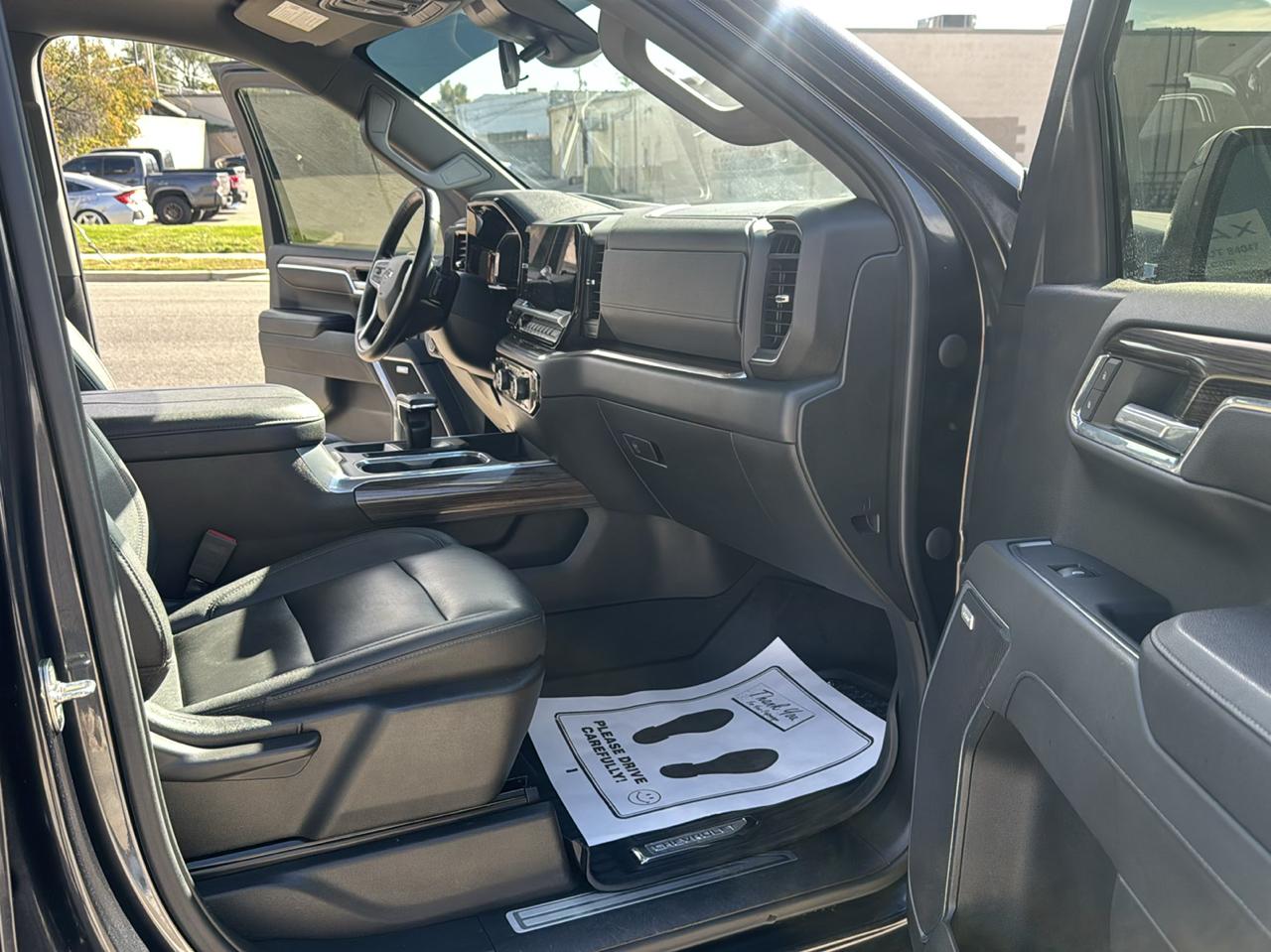Chevrolet Silverado photo 22