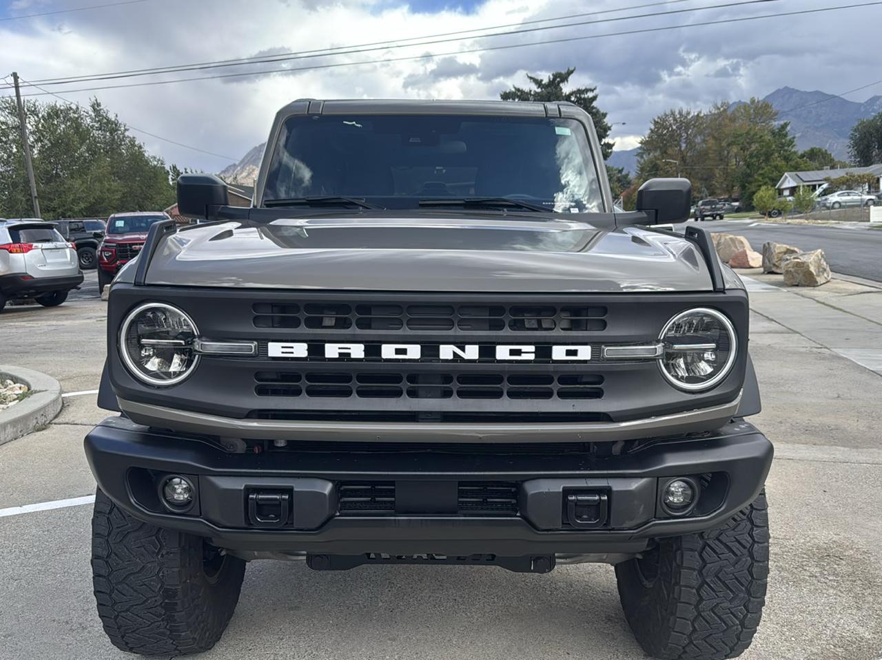 Ford Bronco photo 2