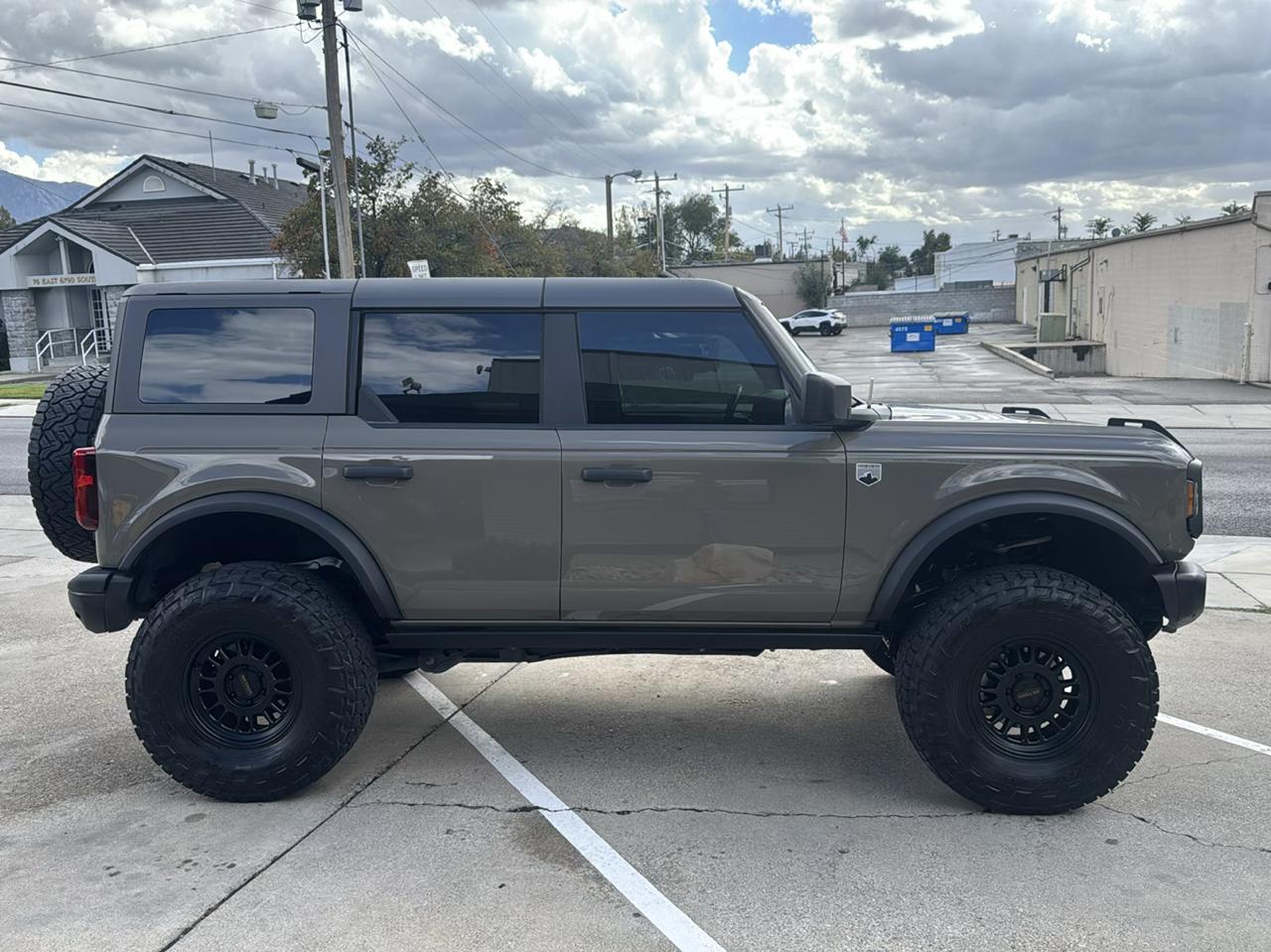 Ford Bronco photo 4