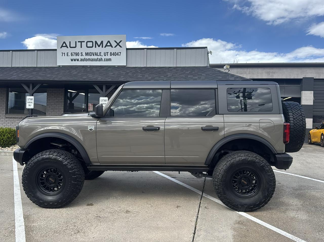 Ford Bronco photo 8
