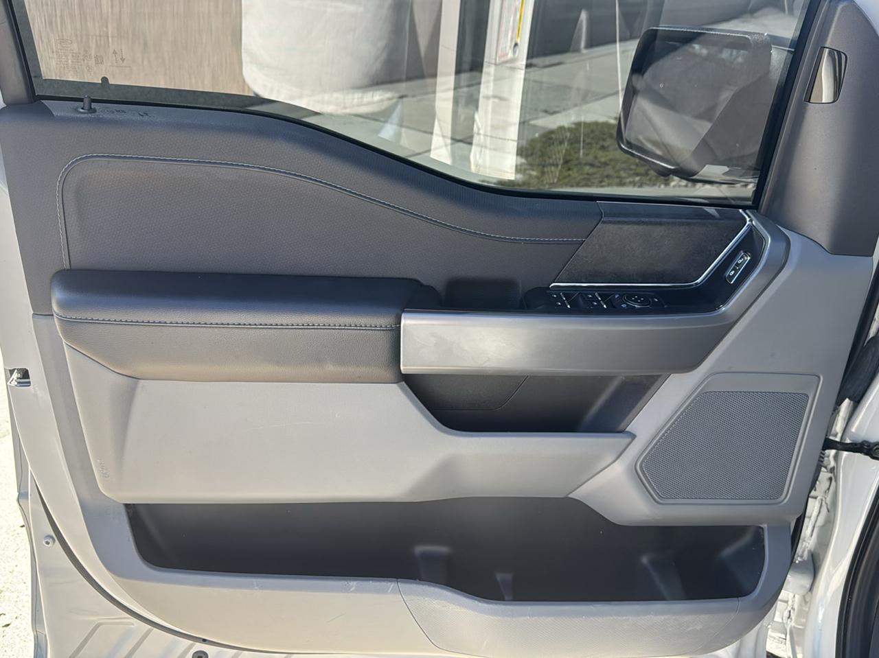 Ford F-150 XLT SuperCrew 4WD 2024