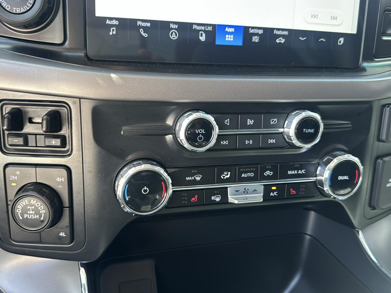Ford F-150 XLT SuperCrew 4WD 2024