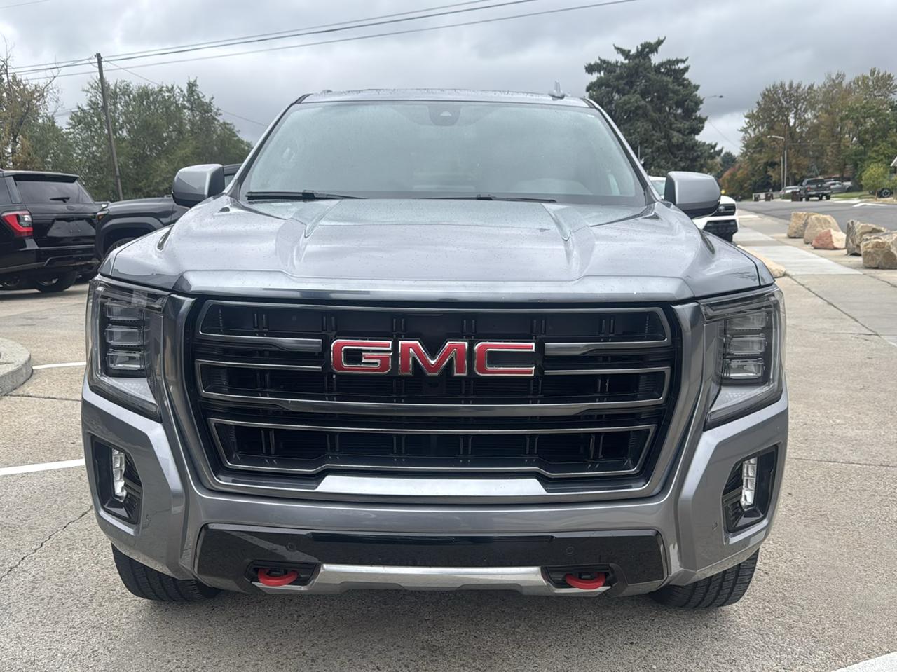 GMC Yukon AT4 4D SUV 4WD 2022
