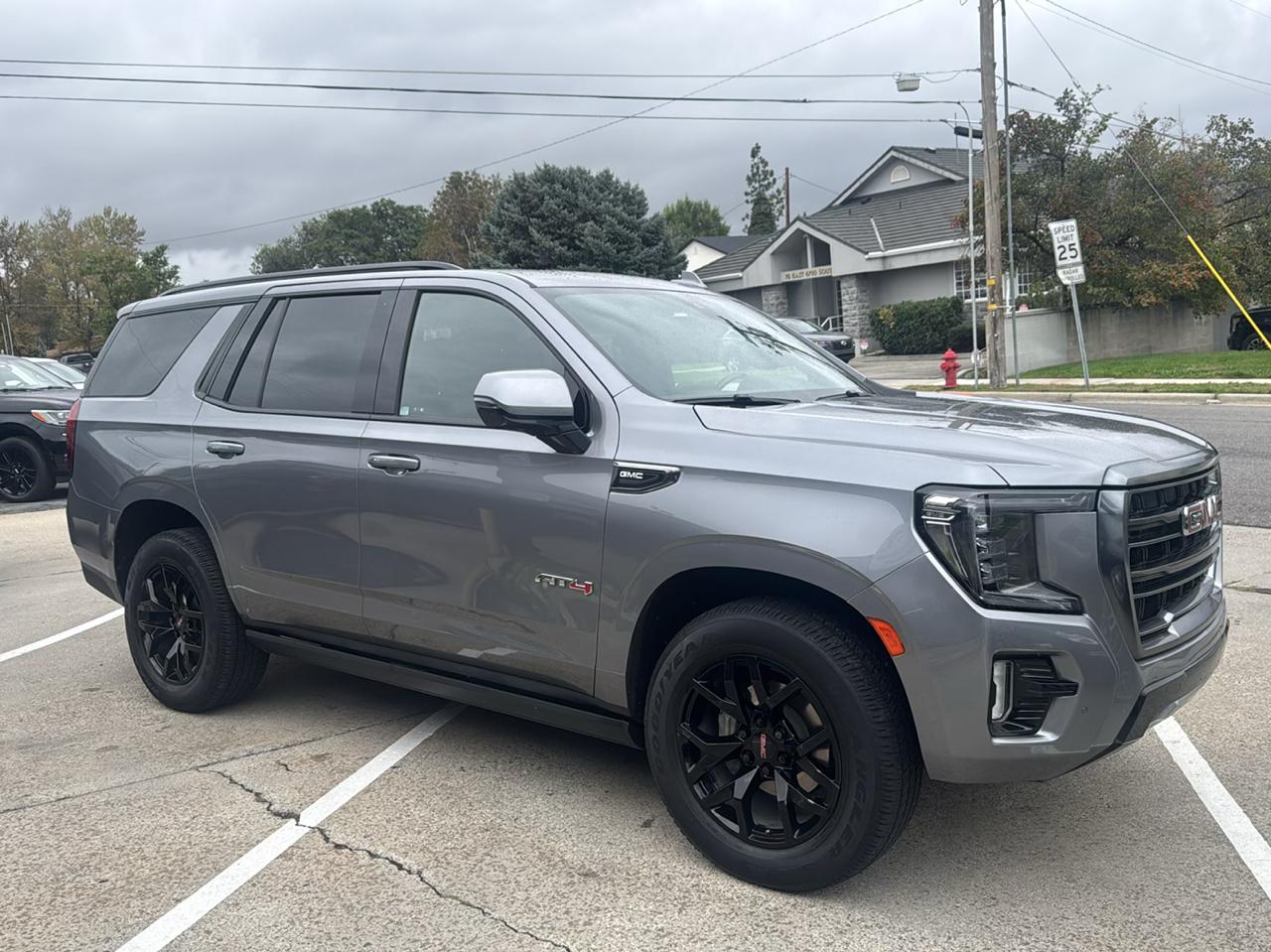 GMC Yukon AT4 4D SUV 4WD 2022
