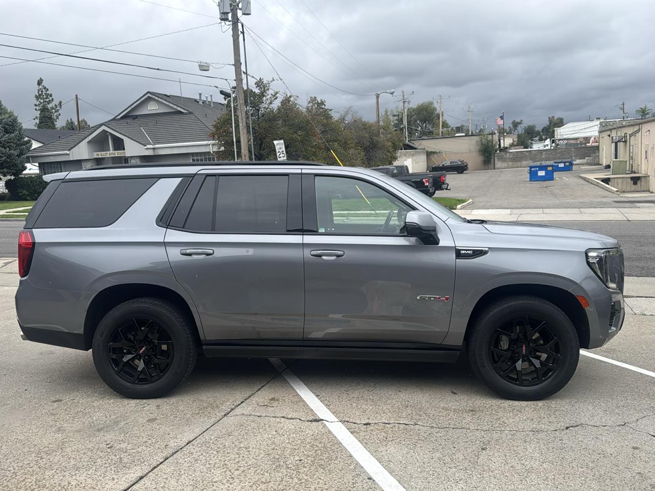 GMC Yukon AT4 4D SUV 4WD 2022