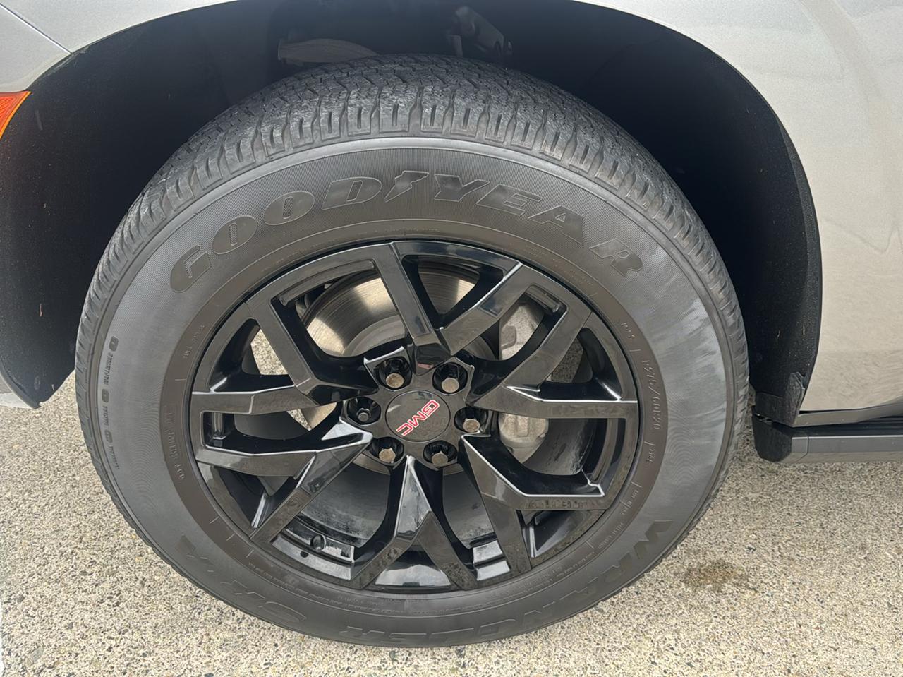 GMC Yukon AT4 4D SUV 4WD 2022