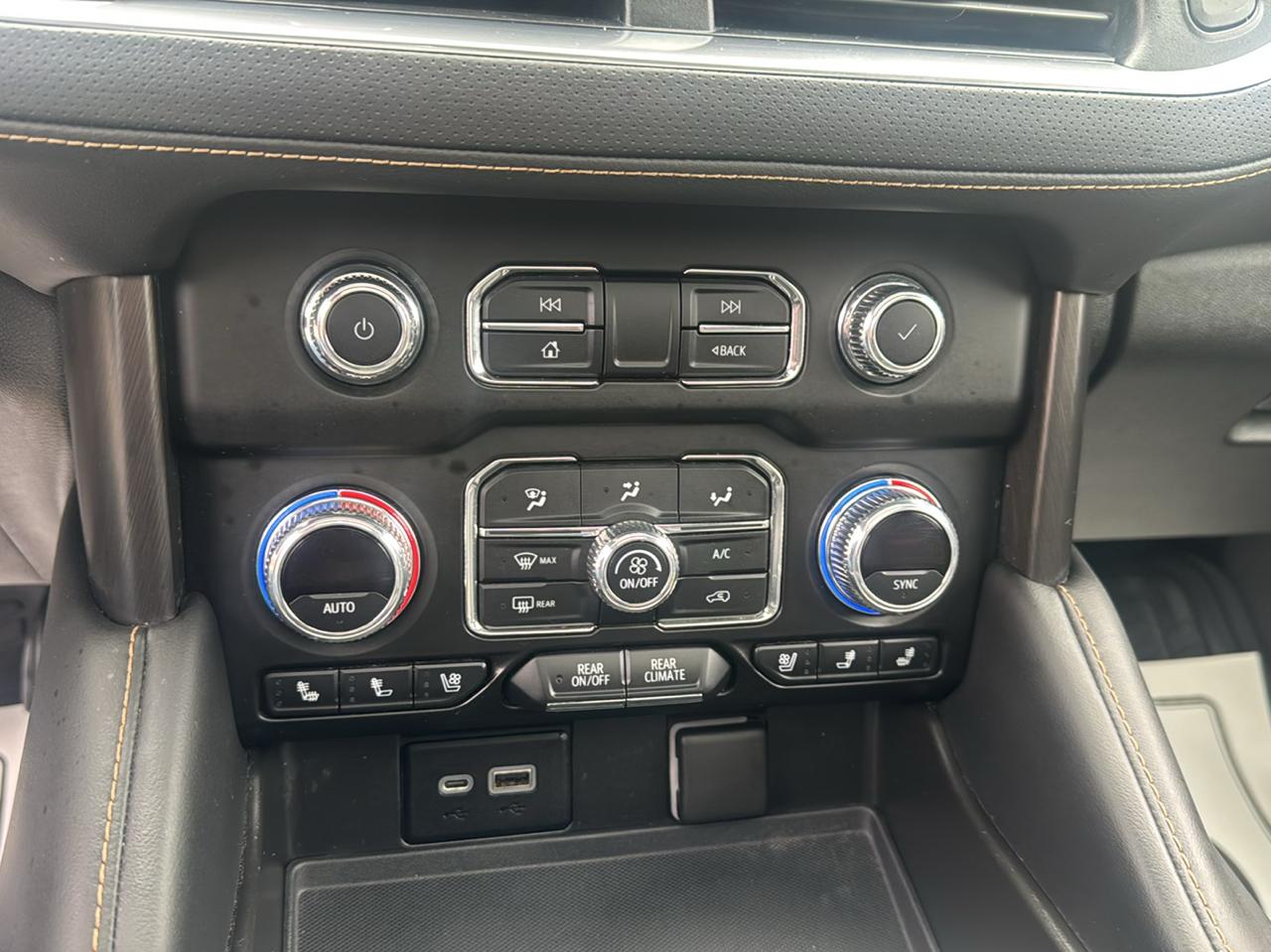 GMC Yukon AT4 4D SUV 4WD 2022