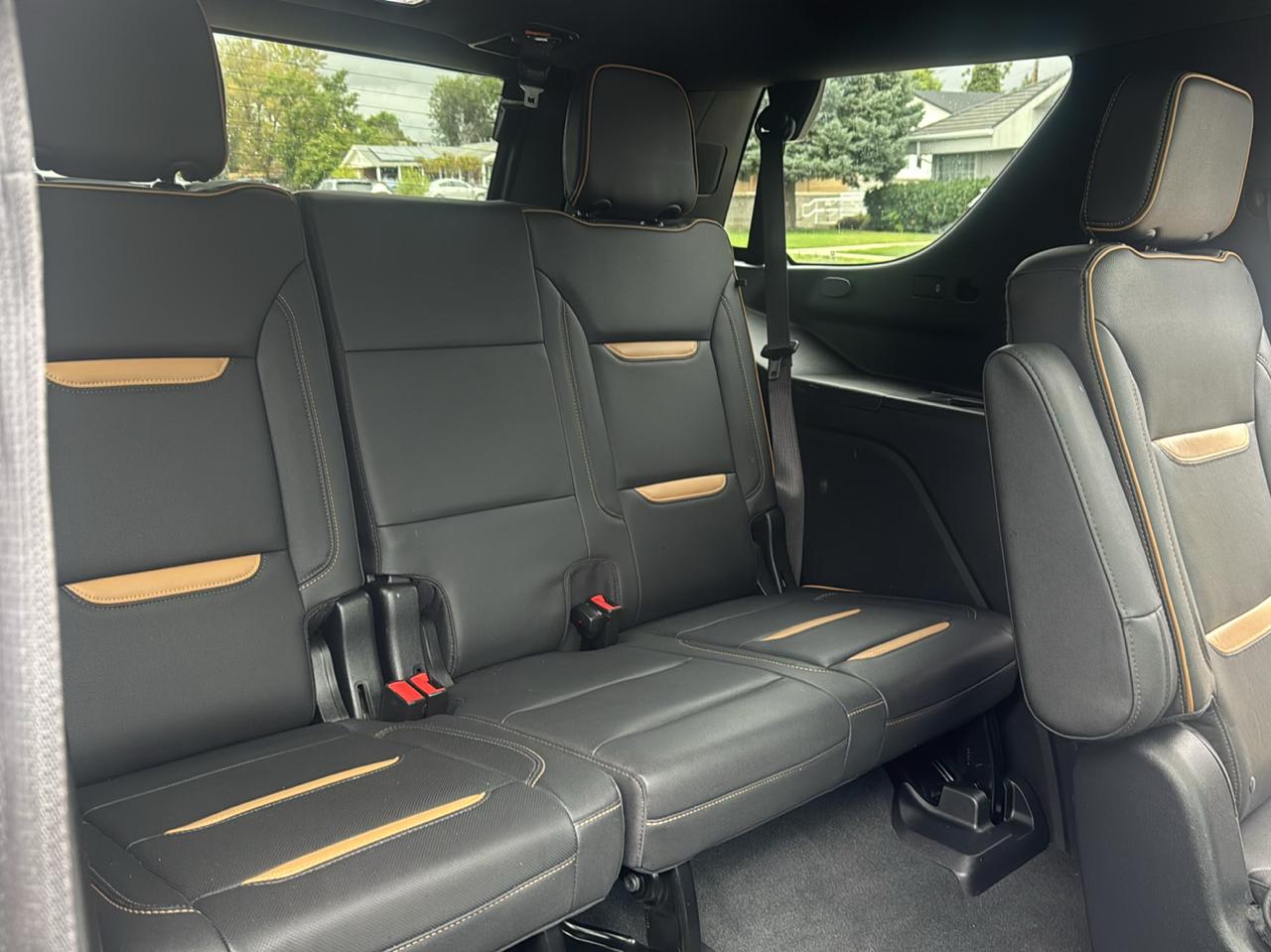 GMC Yukon AT4 4D SUV 4WD 2022