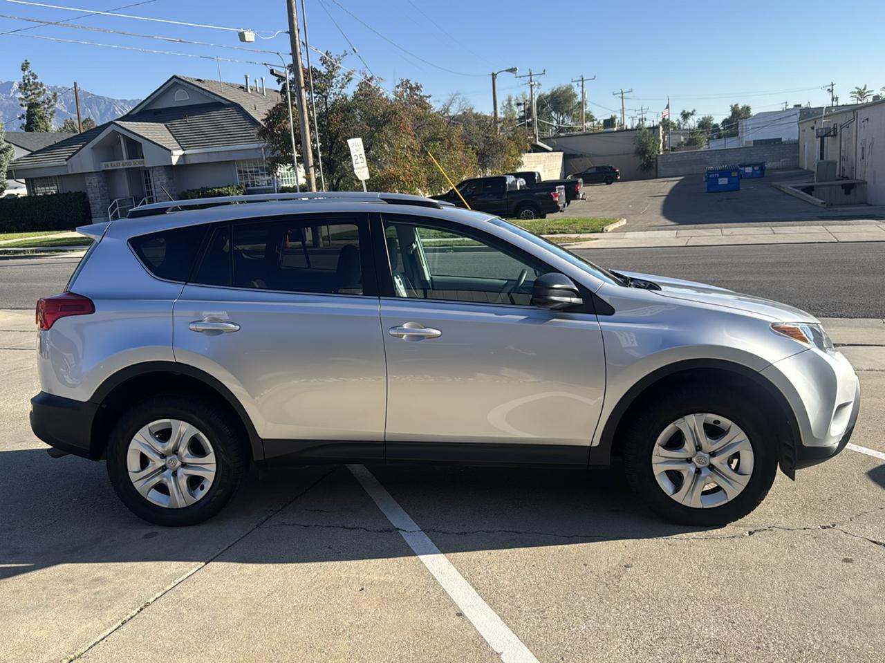 Toyota RAV4 LE AWD 2013
