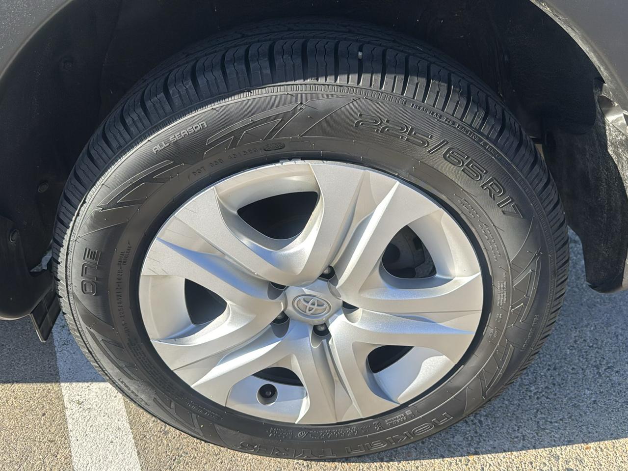Toyota RAV4 LE AWD 2013