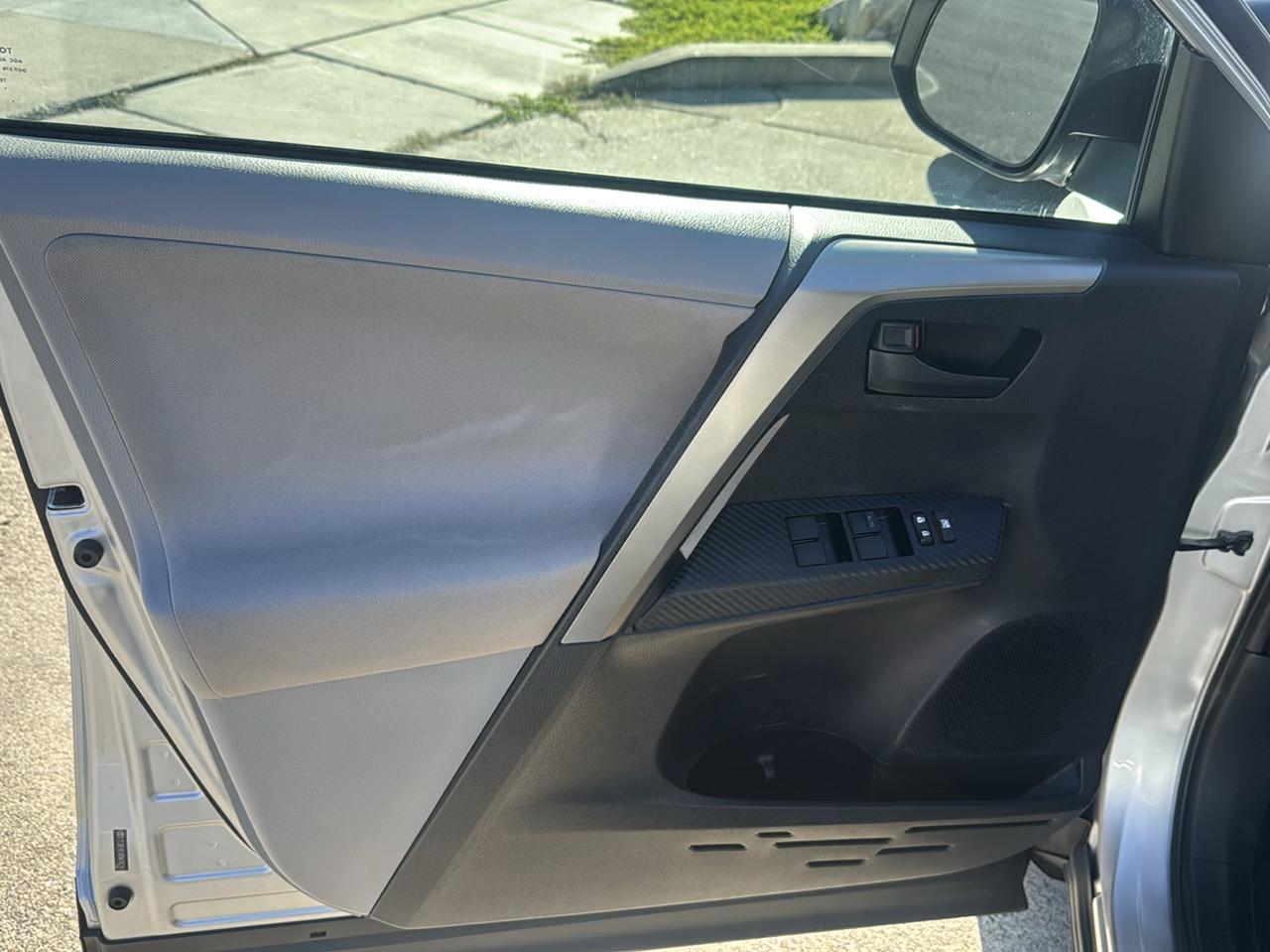 Toyota RAV4 LE AWD 2013
