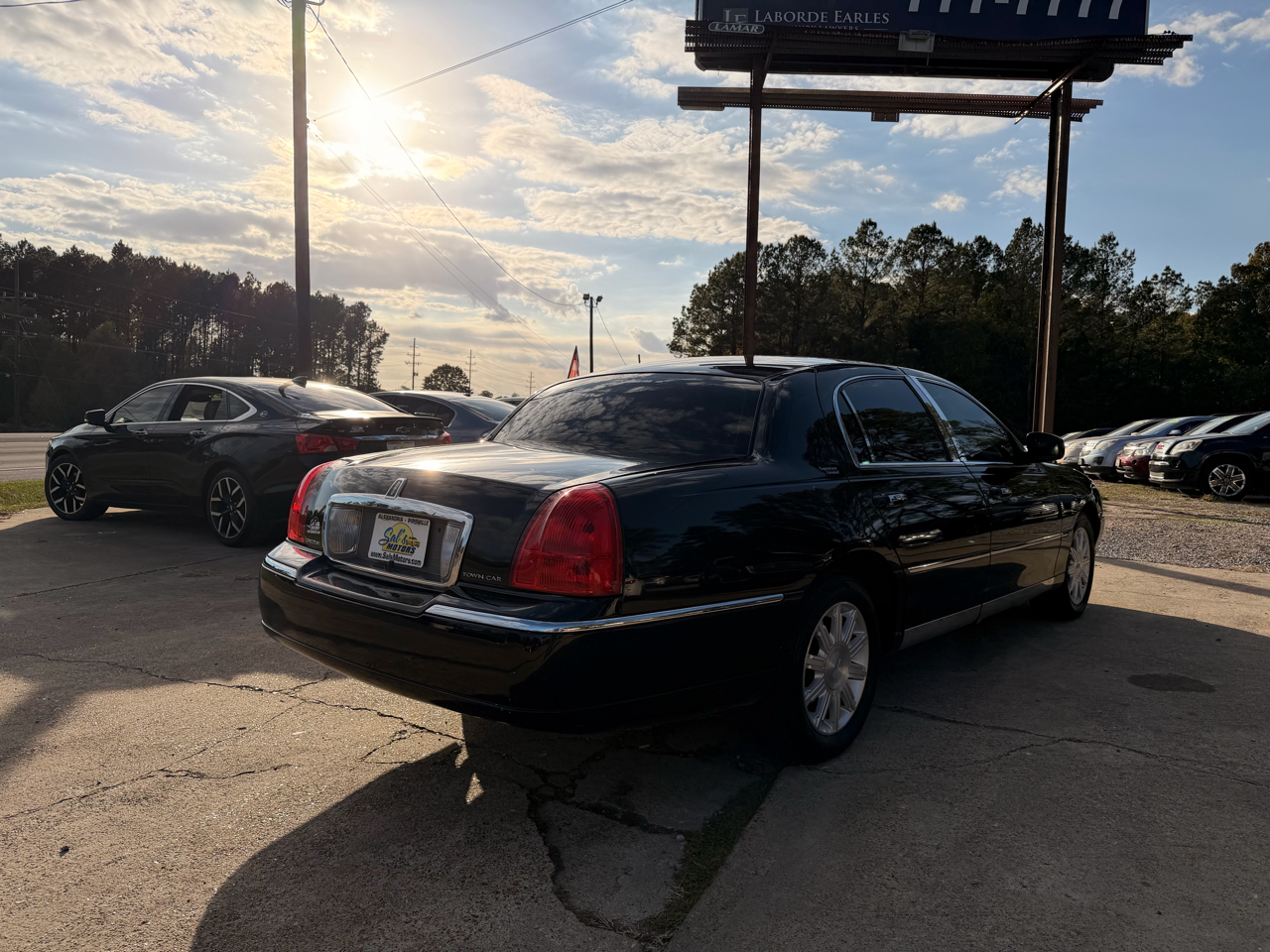 Lincoln Town Car 4dr Sdn Signature Limited 2011