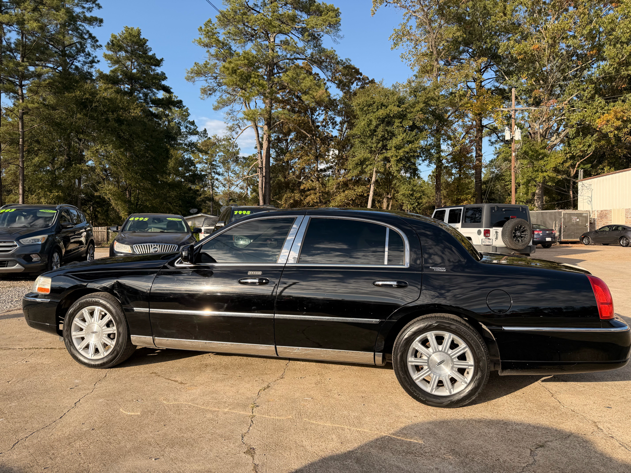 Lincoln Town Car 4dr Sdn Signature Limited 2011