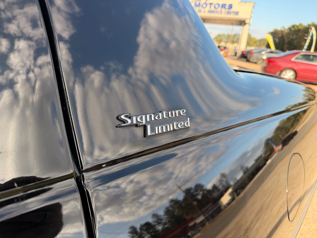 Lincoln Town Car 4dr Sdn Signature Limited 2011