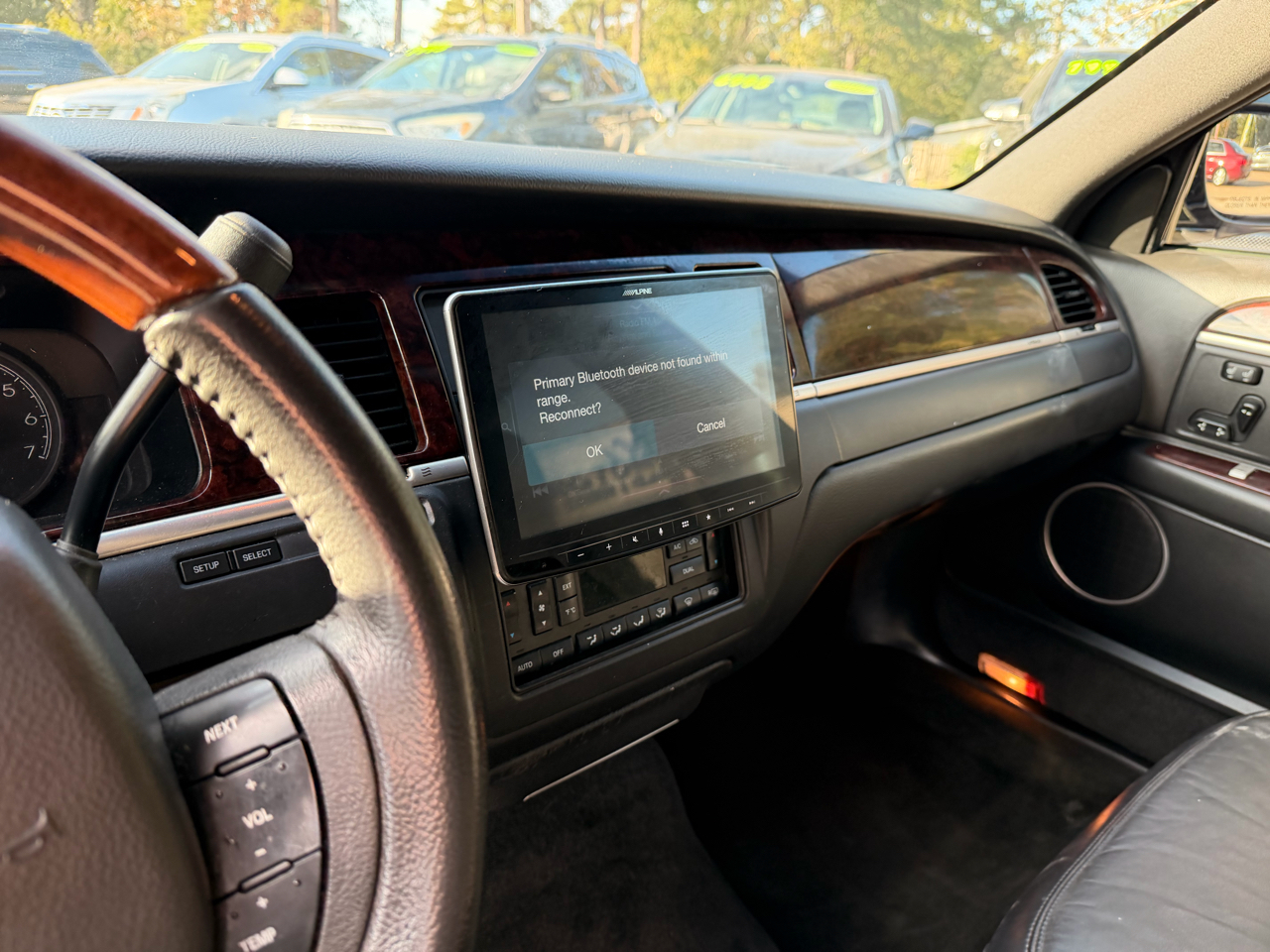 Lincoln Town Car 4dr Sdn Signature Limited 2011