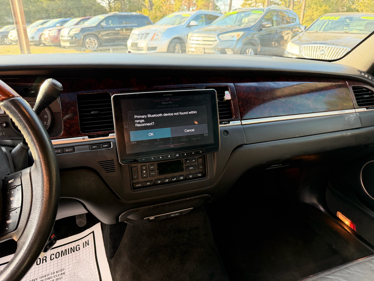 Lincoln Town Car 4dr Sdn Signature Limited 2011