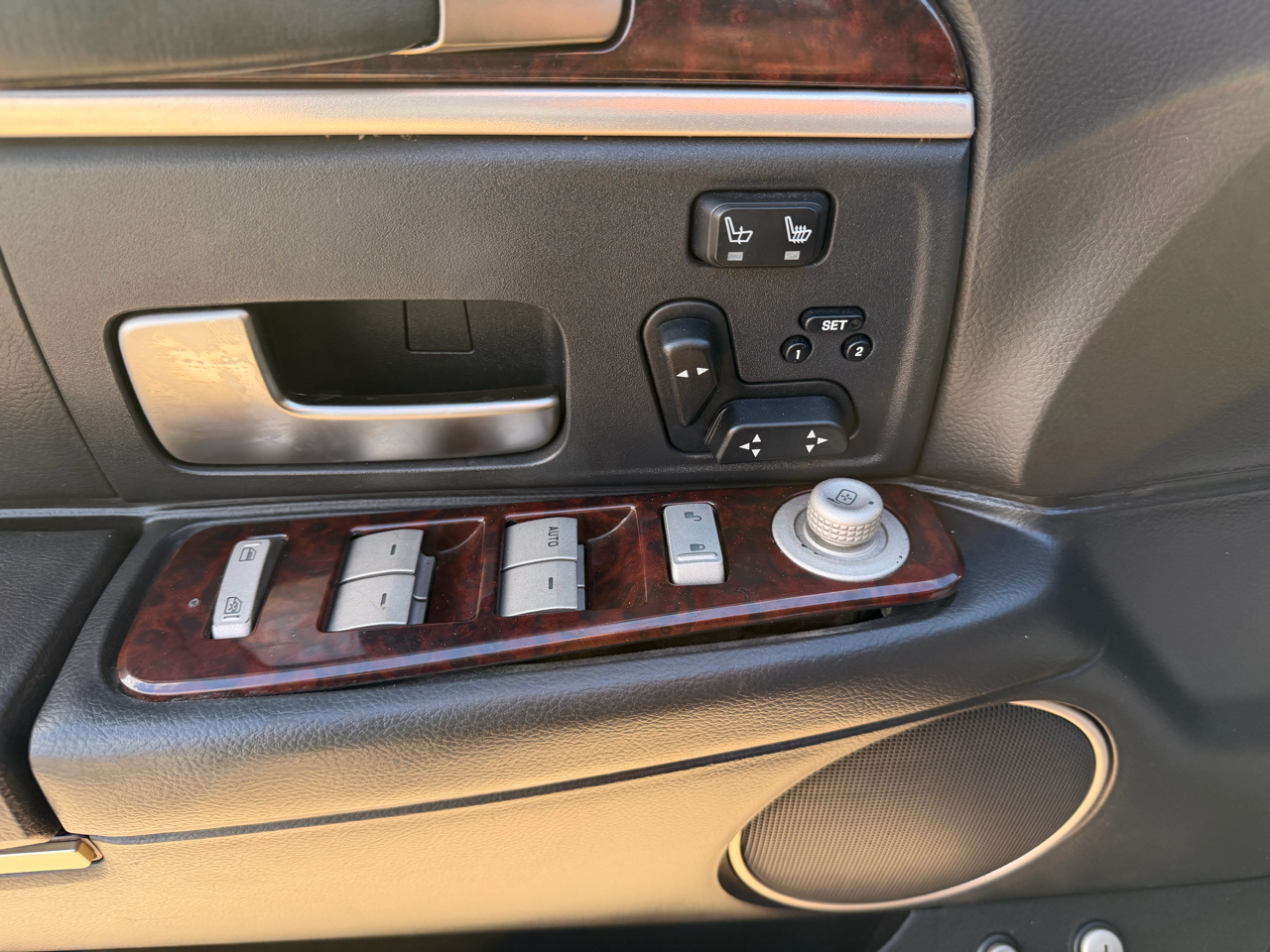 Lincoln Town Car 4dr Sdn Signature Limited 2011