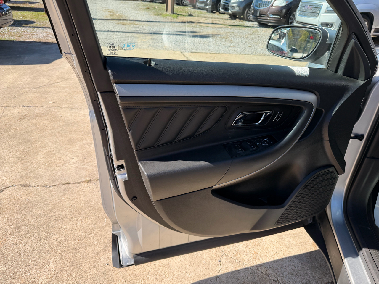 Ford Taurus 4dr Sdn SEL FWD 2014