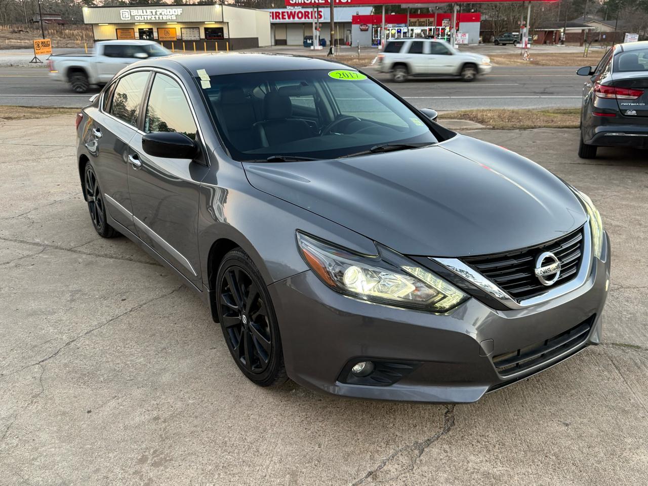 Nissan Altima 2.5 SR Sedan 2017