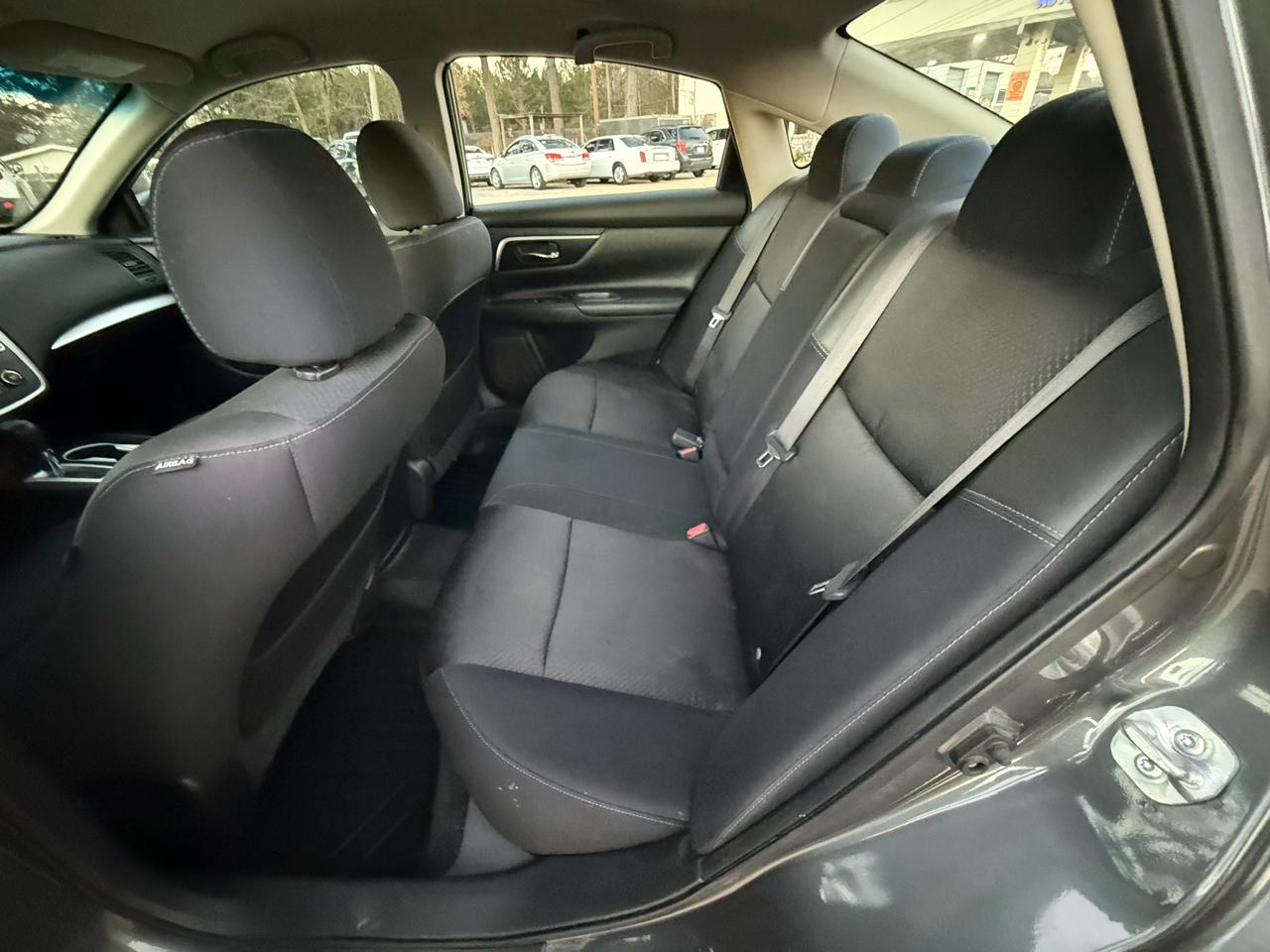 Nissan Altima 2.5 SR Sedan 2017