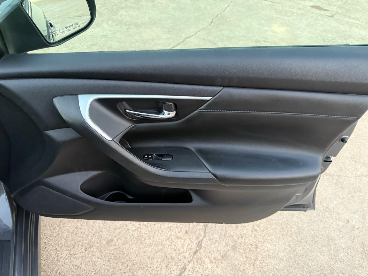 Nissan Altima 2.5 SR Sedan 2017